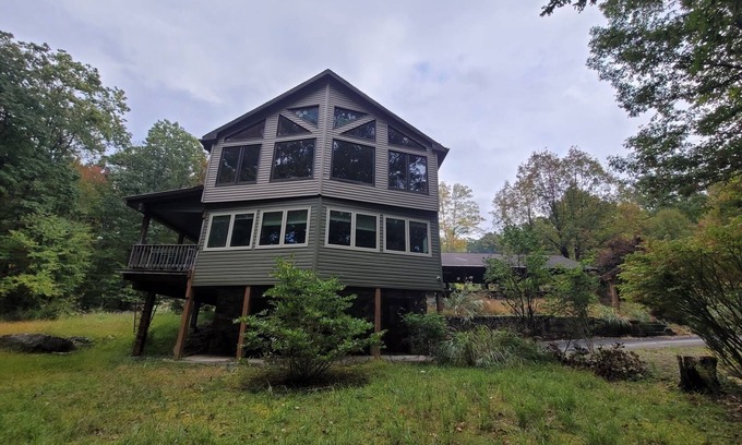 Montrose House | Lake House at Teter Creek