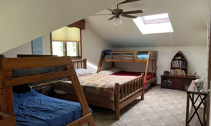 Markesan House | Lake house Getaway perfect for ice fishing