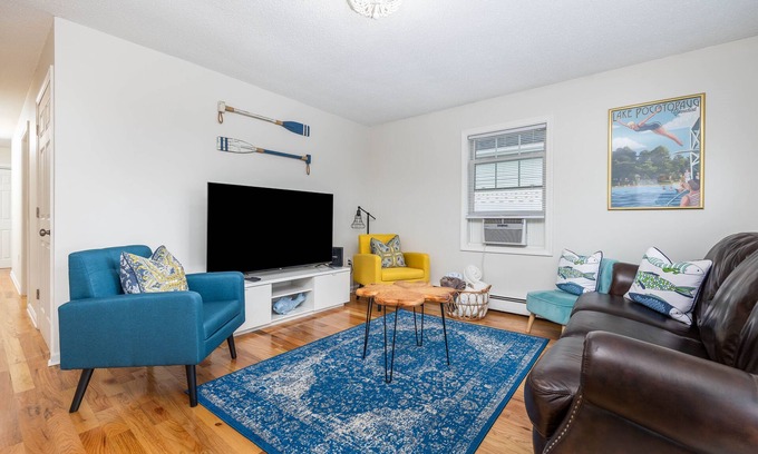 Lake Pocotopaug House | LAKE HOUSE! Walking distance to Lake Pocotopaug!