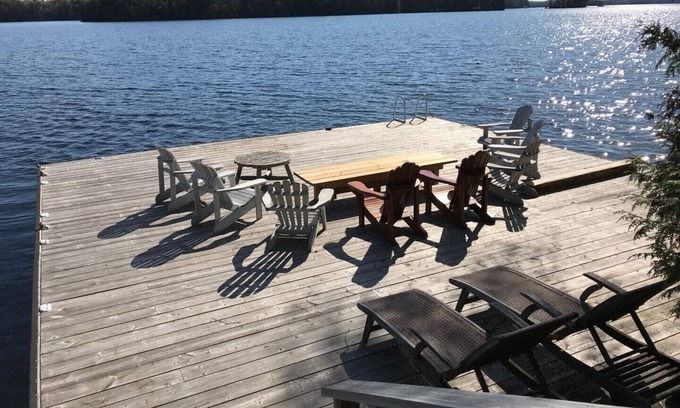 Seguin Cottage | Lake Joseph 3 Bedroom Cottage and Bunkie
