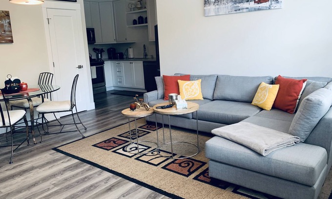 Central Okanagan House | Lake life house by the beach. Paddle, swim and ride.