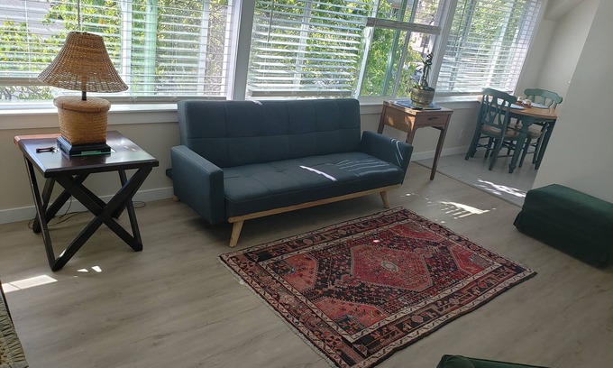 Grand Lake Apartment | Lake Merritt One Bedroom # 2 No stairs