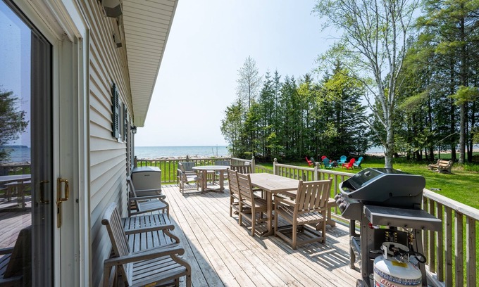 Baileys Harbor House | Lake MI Sunrises | Walk to Town | Fireside Nights