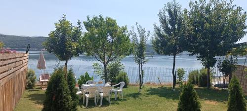 Southwestern Region House | Lake of Diber