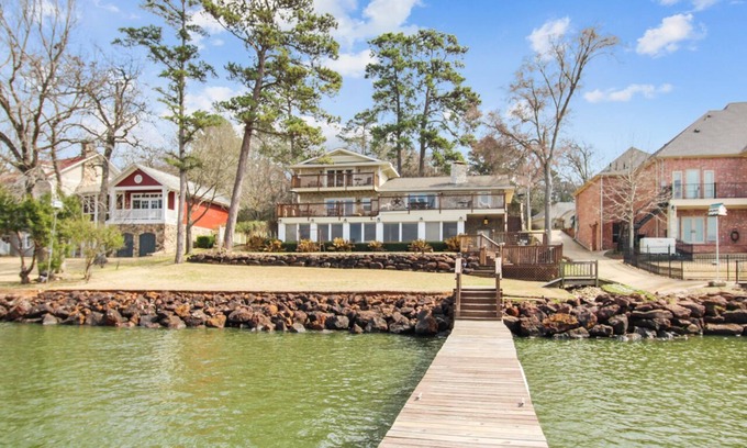 Flint House | Lake Palestine 3.5-Story Waterfront House