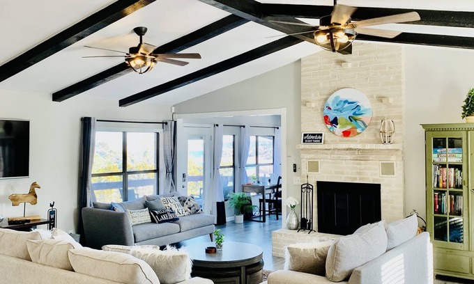 Canyon Lake House | Lake, River & Hill Country Escape and Retreat Center