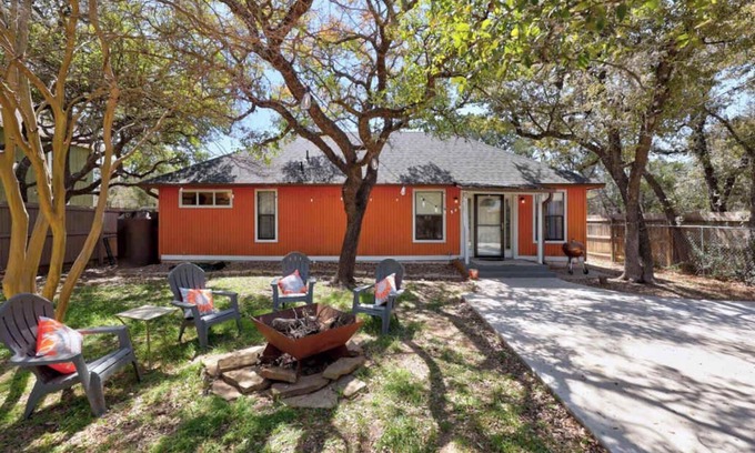 Apache Shores House | Lake Travis Stylish Retreat for Groups