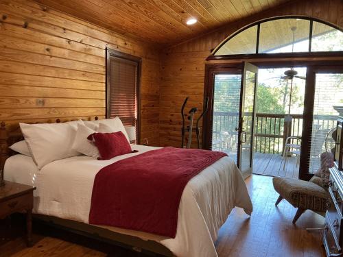 Samantha Apartment | Lake Tuscaloosa Oasis