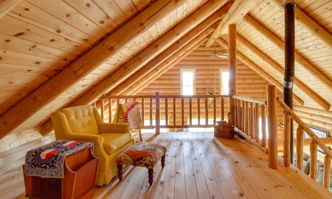 Ely Cabin | Lake Vermilion Cabin w/ Private Dock + Fire Pit!