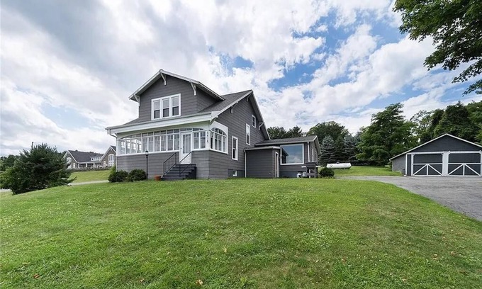 Dundee Other | Lake View 5BR Farmhouse Winter Wine Trail High Speed Wi-Fi