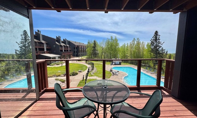 Lutsen Apartment | Lake View Ski-in/out Lutsen Mtn Pets Welcome