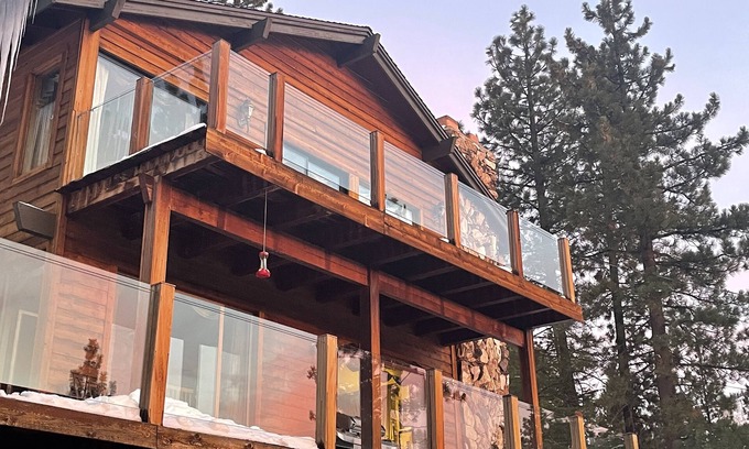 Stateline House | Lake Views and location. Quiet yet 10 minutes to casinos, skiing and beaches!