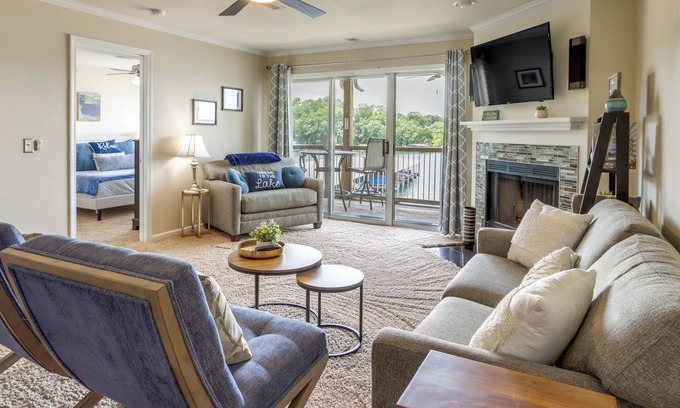 Osage Beach Condo | Lake Views + Pool Access: Condo in Osage Beach!