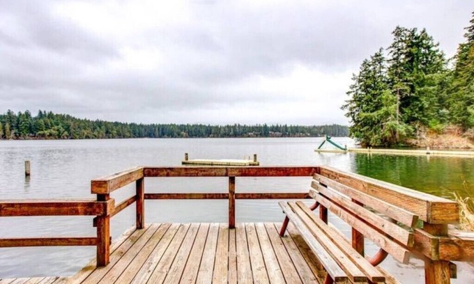 McKenna House | Lake Views w/Hot Tub+Pet Friendly