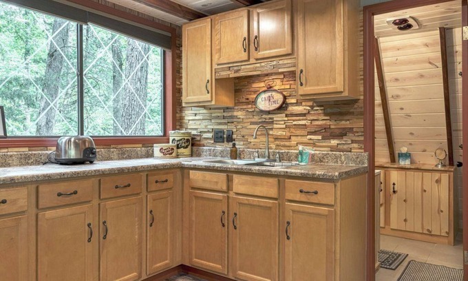 Wright City Cabin | Lake Wunderbar Wilderness Cabin