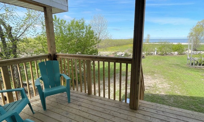 Saint Laurent Cabin | Lakefront Cabin