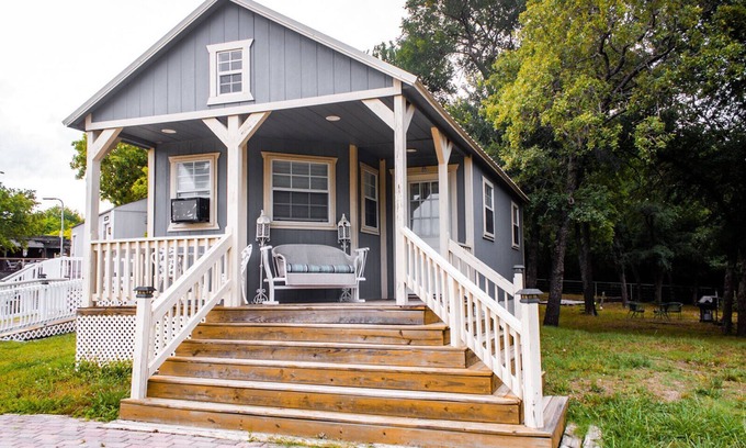 Little Elm Cabin | Lakefront Cabin, Lake Lewisville, Ski, Boat, Fish, Swim! 14+acres!