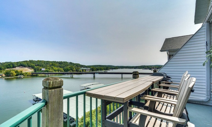 Camdenton Condo | Lakefront Camdenton Condo Near Ha Ha Tonka & Golf!