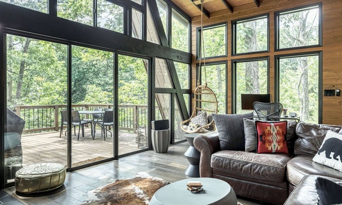 Innsbrook Ski Chalet | Lakefront Chalet w/Fire Pit by StayLage