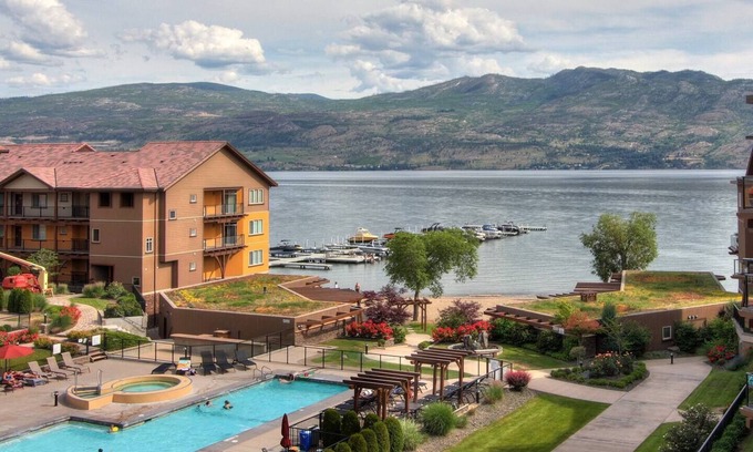 Westbank Condo | Lakefront Condo Barona Beach