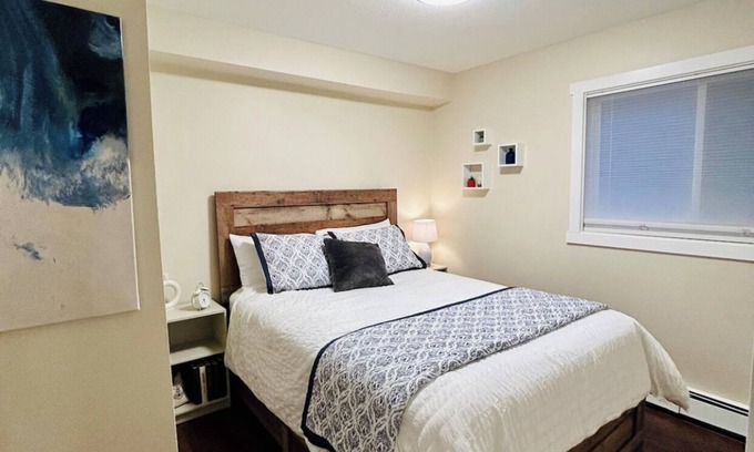 Sylvan Lake Condo | Lakefront condo!