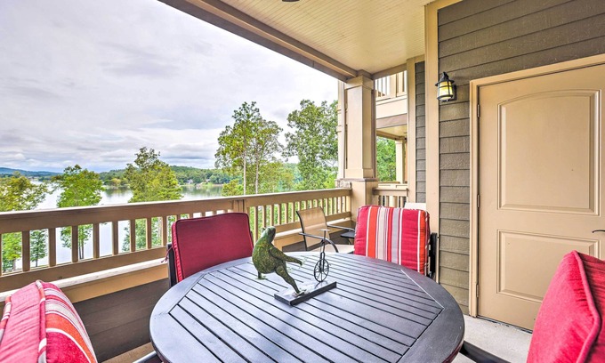 Talladega Condo | Lakefront Condo w/Community Pool & Boat Dock