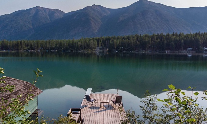 East Kootenay Cottage | Lakefront Cottage on Rosen Lake