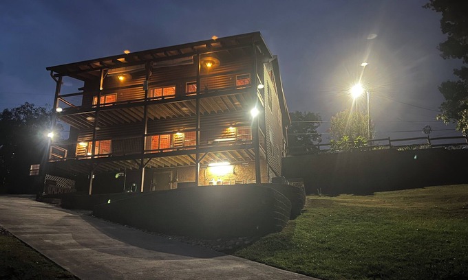 Dandridge Cabin | Lakefront covered dock sleeps 12