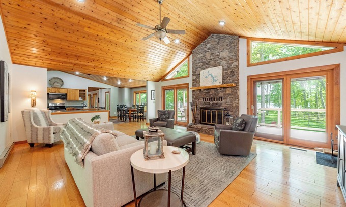 Turkey Neck House | Lakefront Dog Friendly Cottage w/Dock & Fire Pit