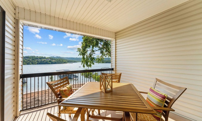 Kimberling City Condo | Lakefront Getaway on Table Rock Lake