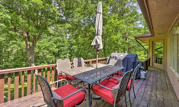 Bella Vista House | Lakefront Getaway w/Private Dock & Kayaks!