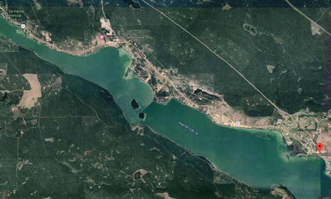 Lac La Hache House | Lakefront Glamping! Warm clean lake, lots of fish!