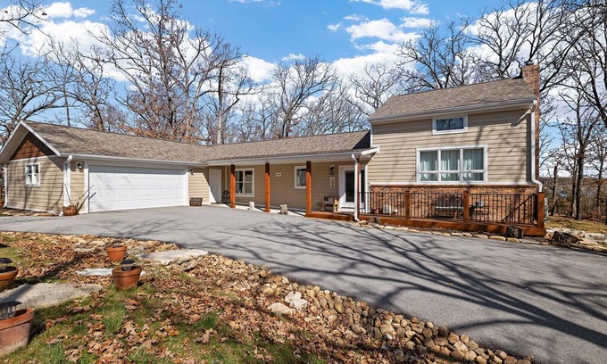 Branson West House | Lakefront Home-4BR 2B-Branson West. CLEAN-Excellent Value-Great Parking/Space.