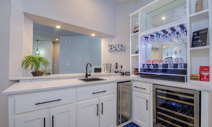 April Sound House | Lakefront Home w/Boat Slip-April Sound gated community Weekly/Monthly Discounts