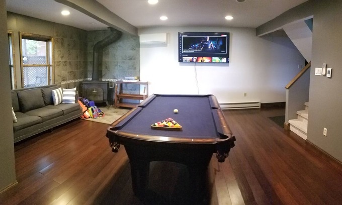 Tobyhanna House | LAKEFRONT!⛵Kayaks,BBQ,Poconos, Firepit,Hammock,SUP board, Pool table, PA