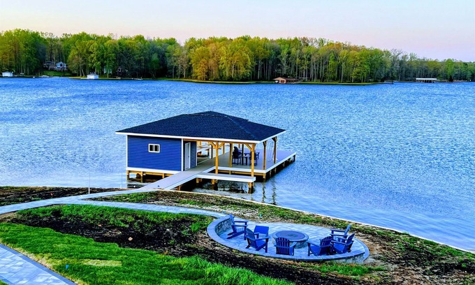 Mineral House | Lakefront Lake Anna - Dock, Beach, Views, Hot Tub