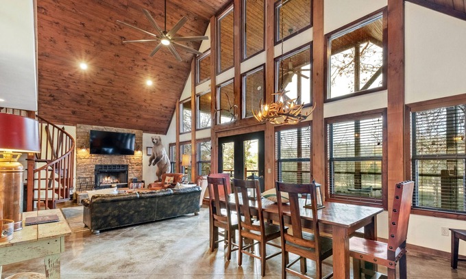 Rambo Riviera House | Lakefront, Lakeviews Cedar Cabin in Rope Swing Cove- "Bear Den"!