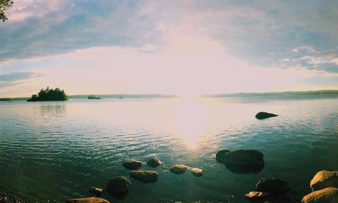 Ellsworth Ski Chalet | Lakefront log home on Graham Lake in Ellsworth, Maine