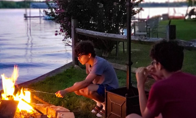 Brooklyn House | *Lakefront* Open Concept Gem