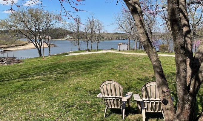 Camdenton House | Lakefront, private dock on cove near HaHa Tonka, Ballparks National Park, kayaks