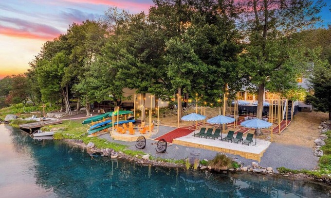 Tobyhanna House | Lakefront Resort-Style! Kayaks, Hot Tub, Fire Pit, Game Room