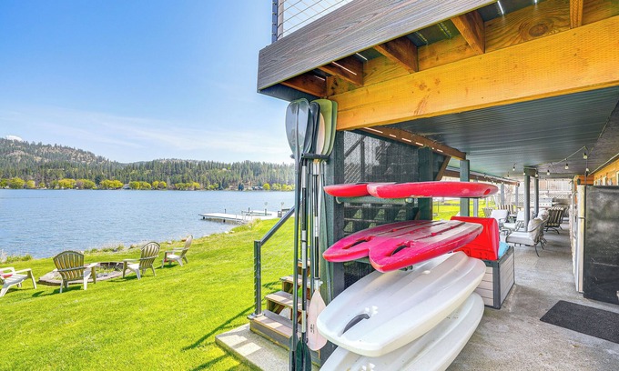Tumtum House | Lakefront Retreat w/Kayaks, Paddle Boards & Deck!