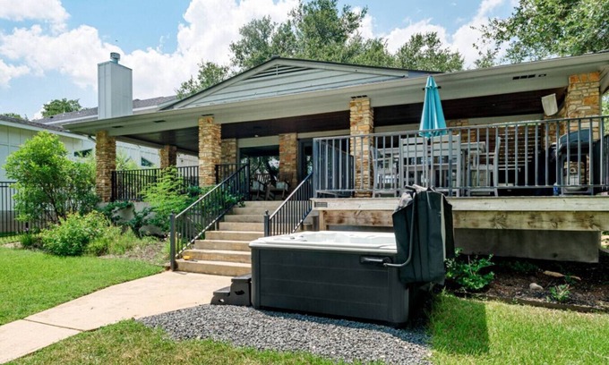 Granite Shoals House | Lakefront Retreat with Hot tub, dock, kayaks, Firepit