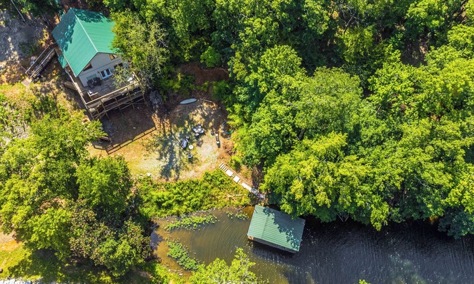 Ferndale House | Lakefront Retreat w/Multi-Level Deck & Dock!
