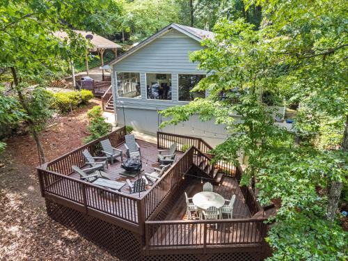 Toccoa House | Lakefront with Dock and Hot Tub