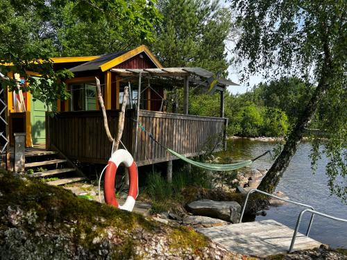 Lerum House | Lakehouse getaway with rowing boat