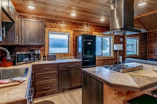 Homer House | Lakeshore Lodging Cabins