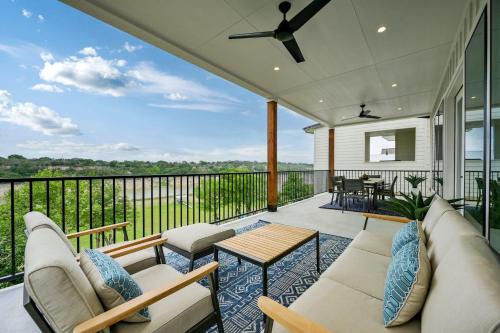 Spicewood House | Lakeshore Splendor