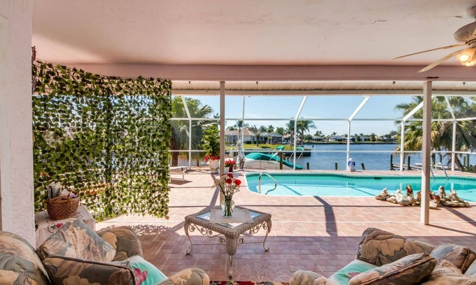 Cape Coral House | Lakeside at Cat Cay - Cape Coral - Roelens Vacations