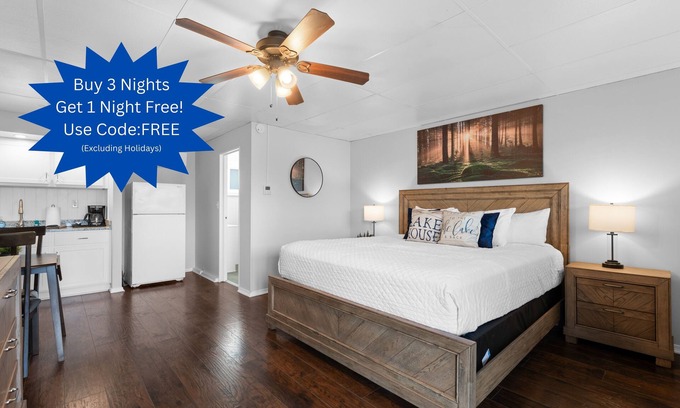 Indian Point Condo | Lakeside Bliss: Your Ideal Escape!